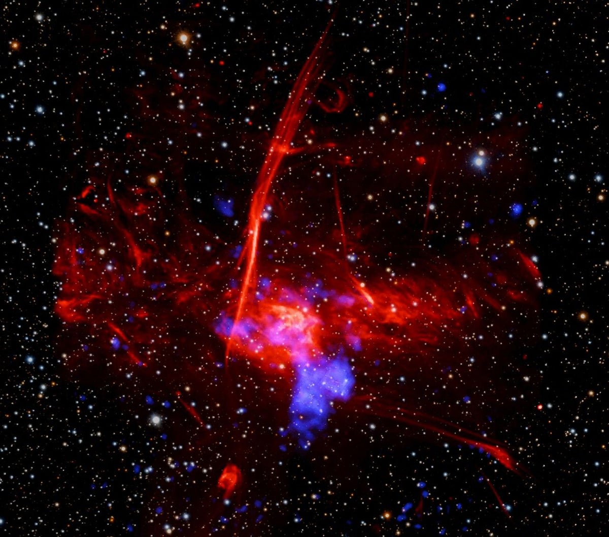 Chandra-X-Ray X-rays from Chandra and XMM-Newton, radio data from the MeerKAT telescope in South Africa and an ...
