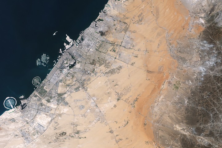 NASA Earth Observatory / Lauren Dauphin