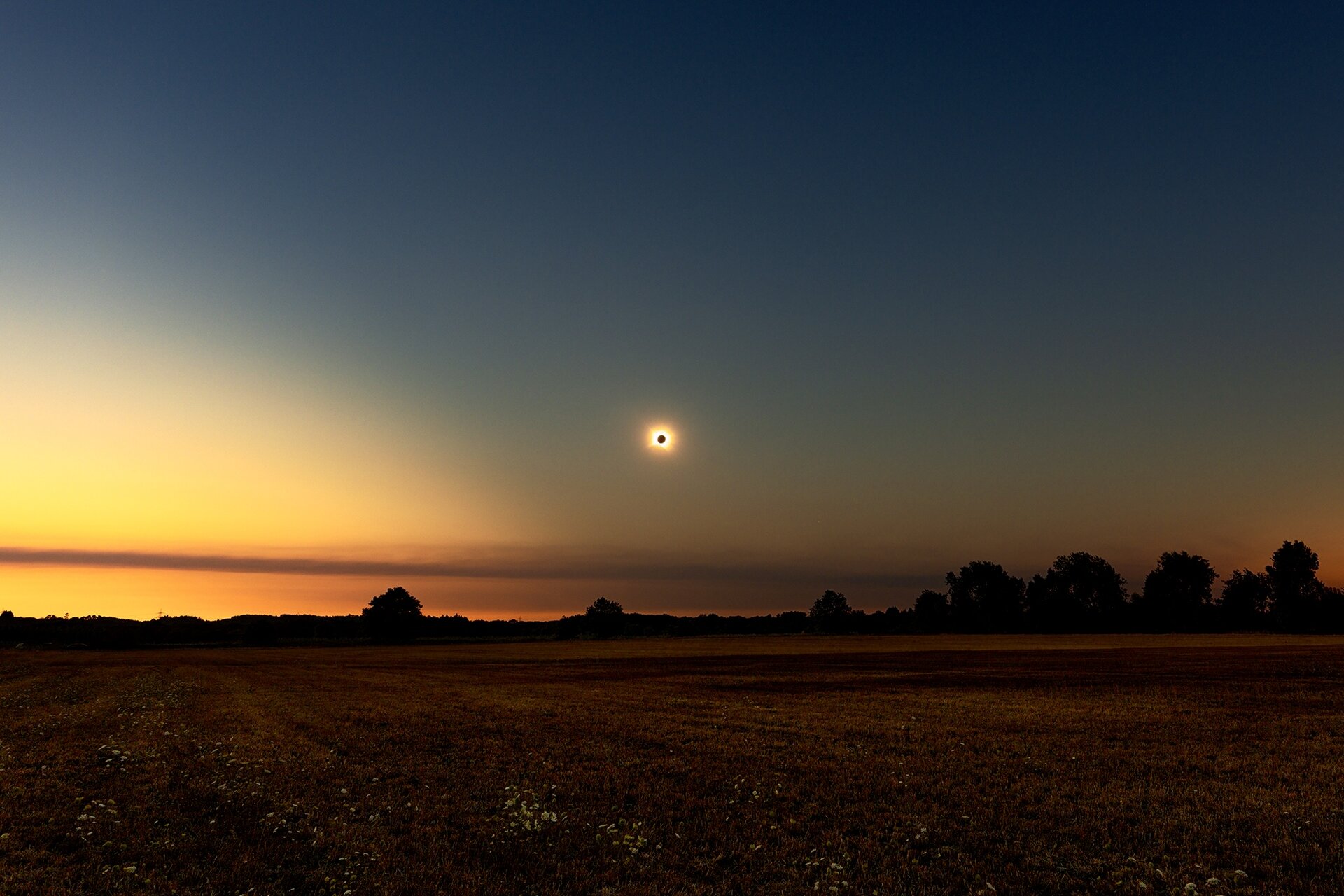 12 August total eclipse imaged by Marina Prol