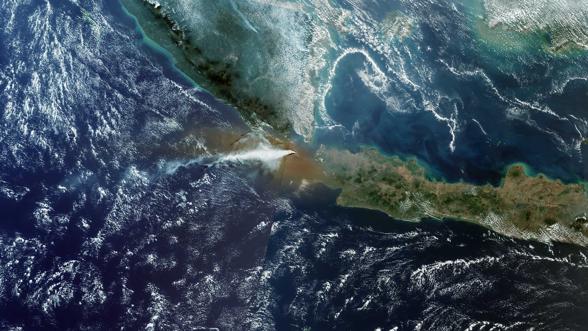 Applications Anak Krakatau eruption by Sentinel-3 08/09/2026 174 views 4 likes 525525 ID