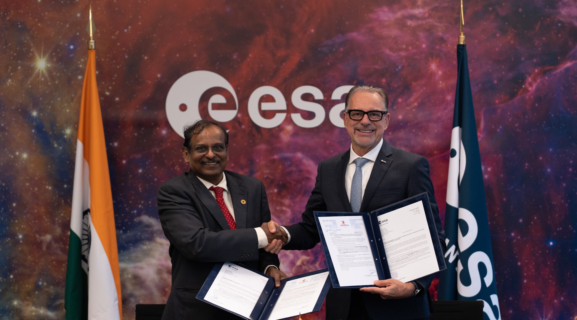 ESA-ISRO_pillars ESA and ISRO extend and broaden cooperation agreement