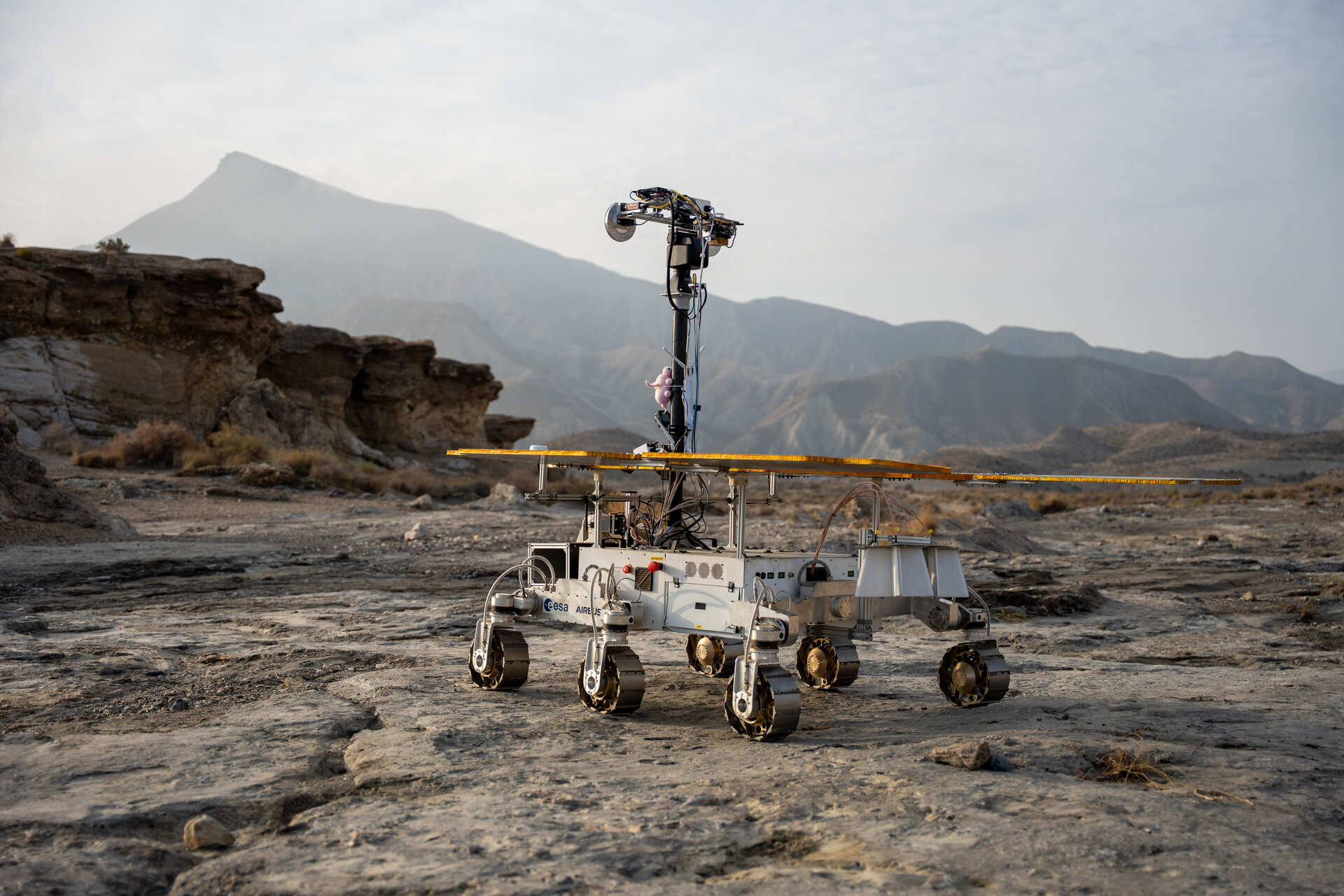 Mars_rover_meets_desert_pillars Tabernas colour panorama by rover