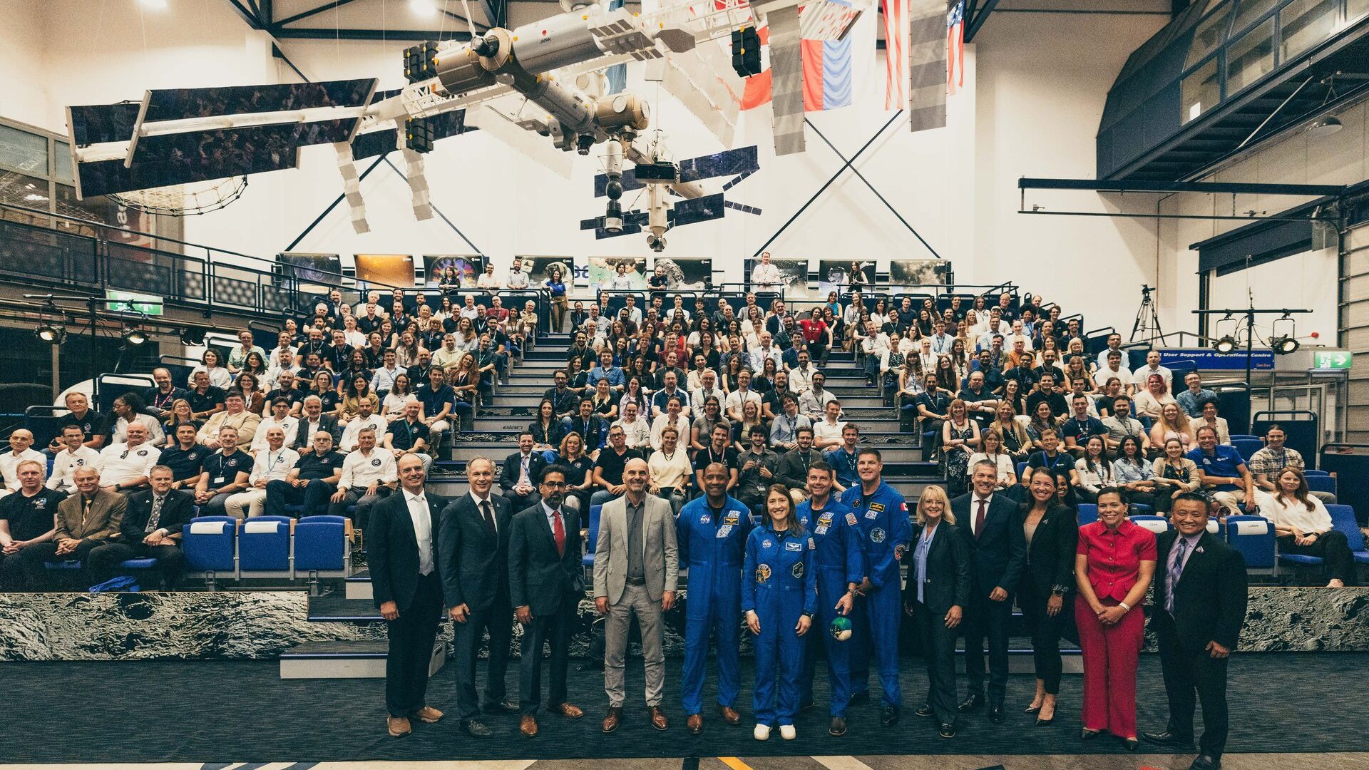 Artemis II astronauts visit ESA