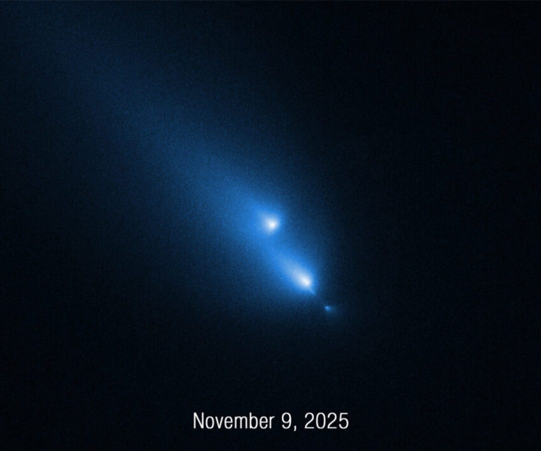 Hubble unexpectedly catches comet breaking up