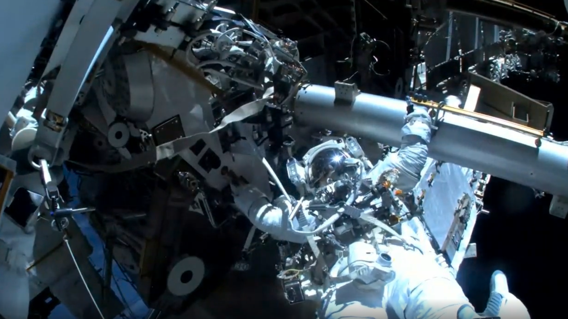 Second spacewalk completed for Sophie Adenot