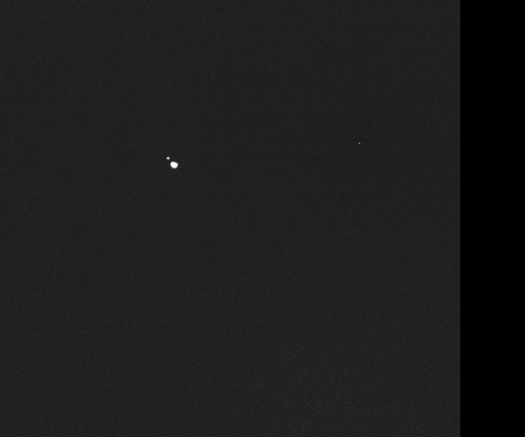 First light: Hera resolves two asteroids instead of one