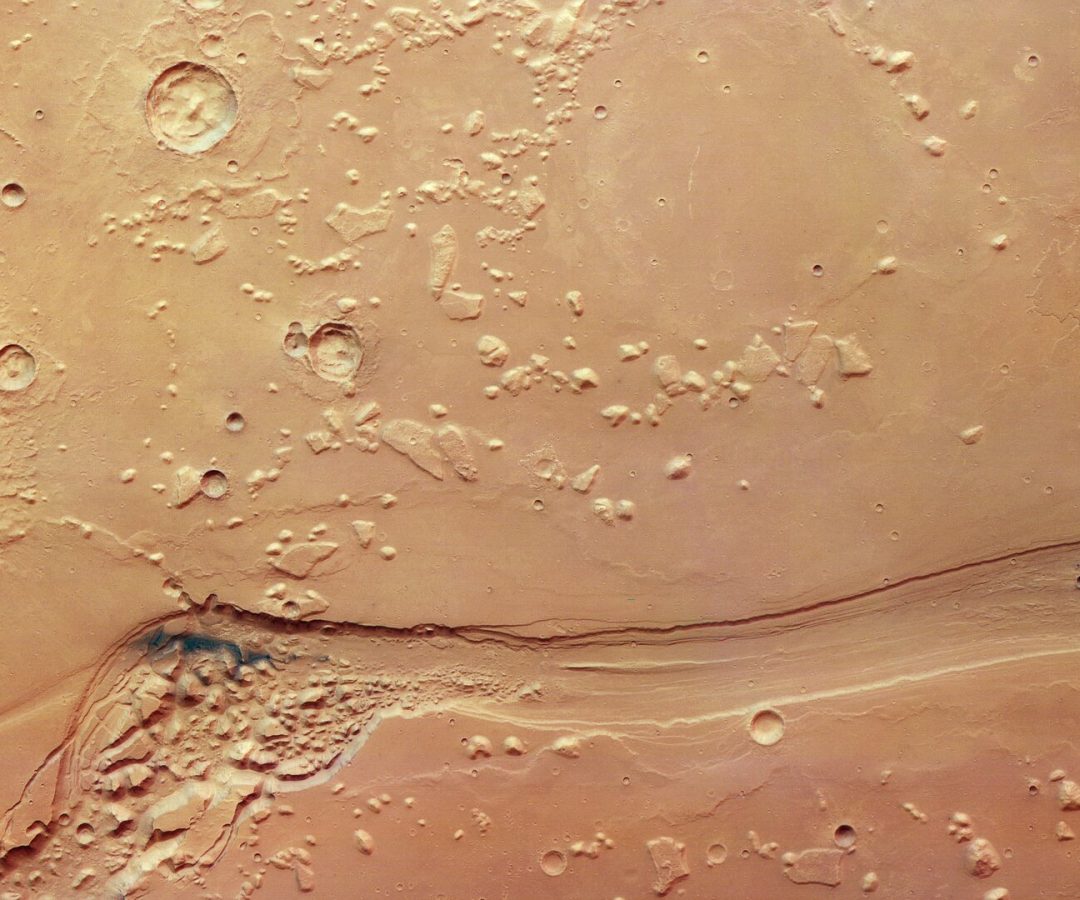 Waterworn chaos on Mars