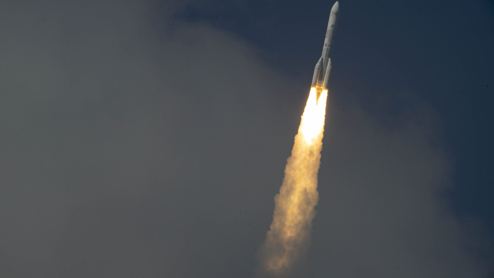 More boosters, more power: Ariane 6 lifts off with four boosters for the first time