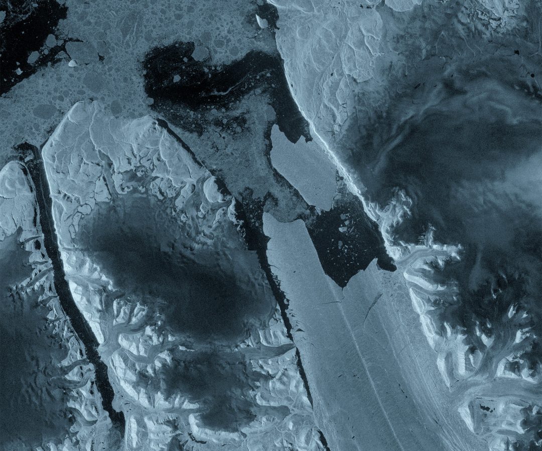 Sentinel-1 captures major ice loss from Greenland glacier