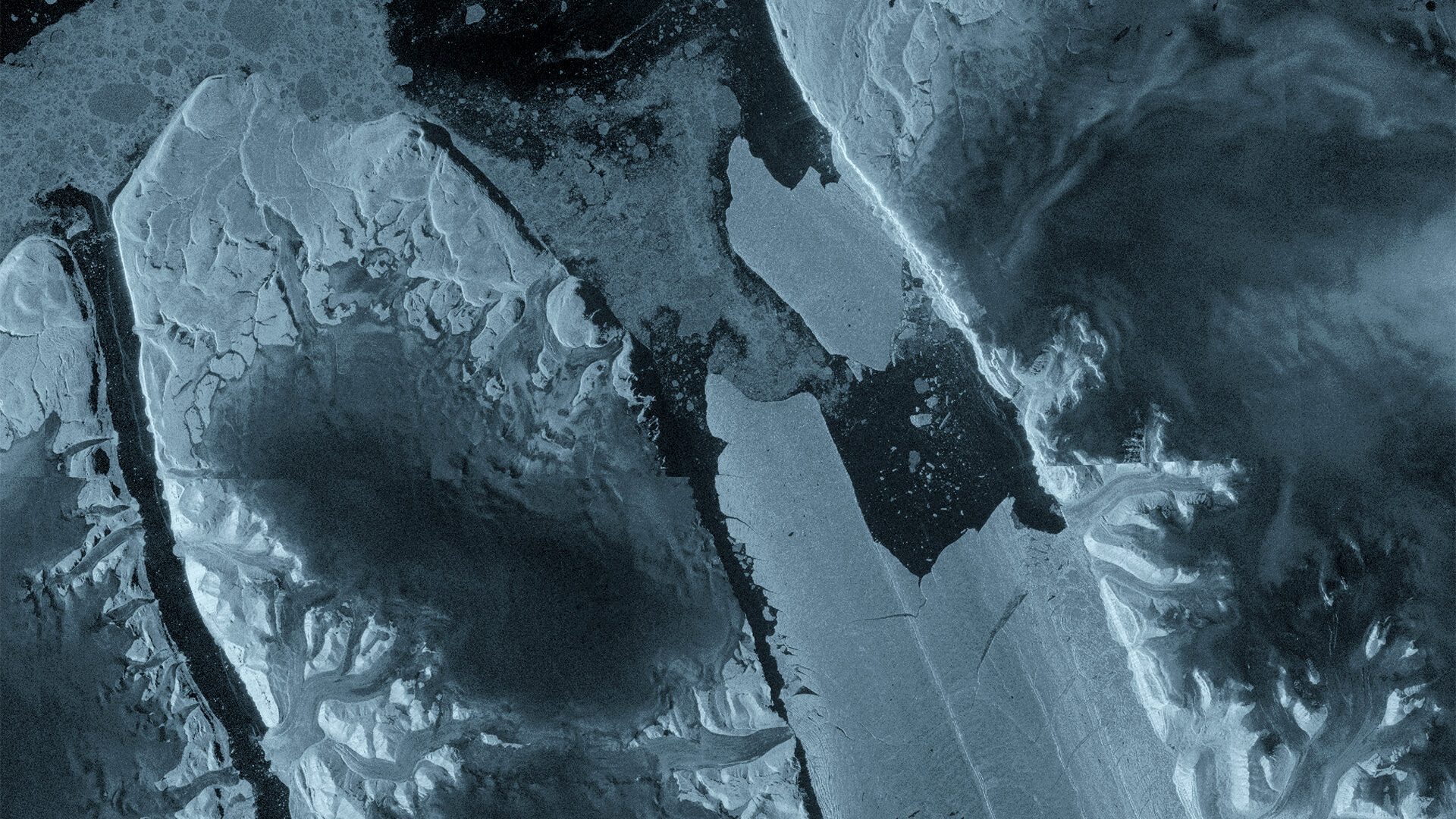 Sentinel-1 captures major ice loss from Greenland glacier