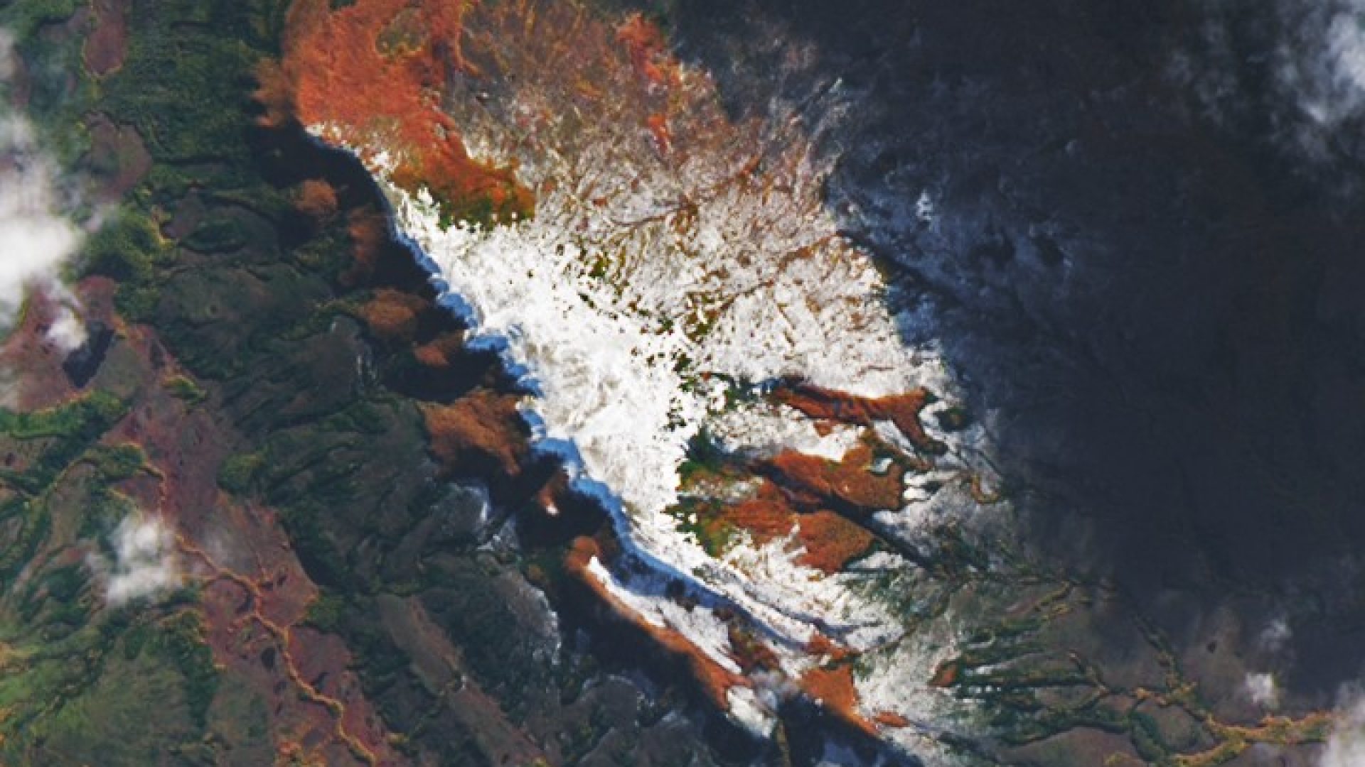 NASA Earth Observatory/Lauren Dauphin
