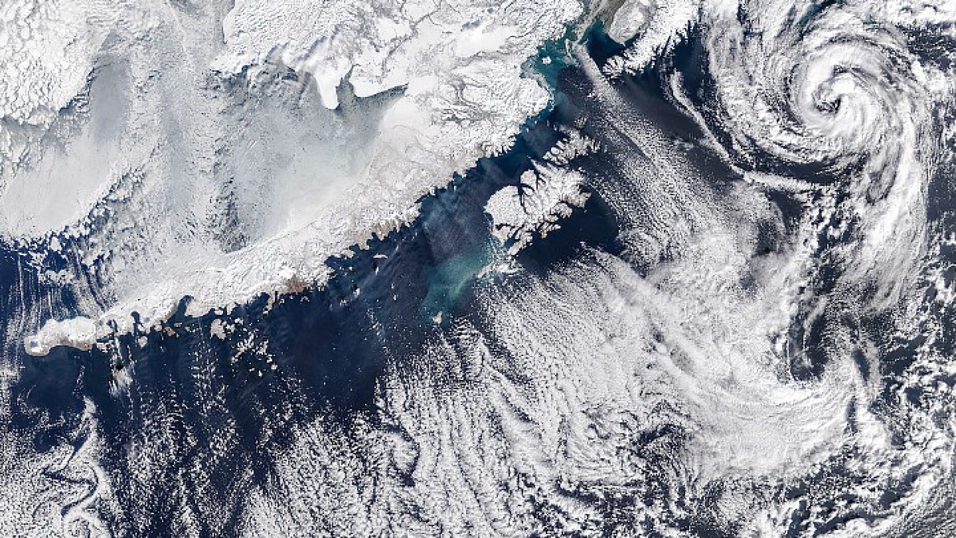 NASA Earth Observatory/Michala Garrison
