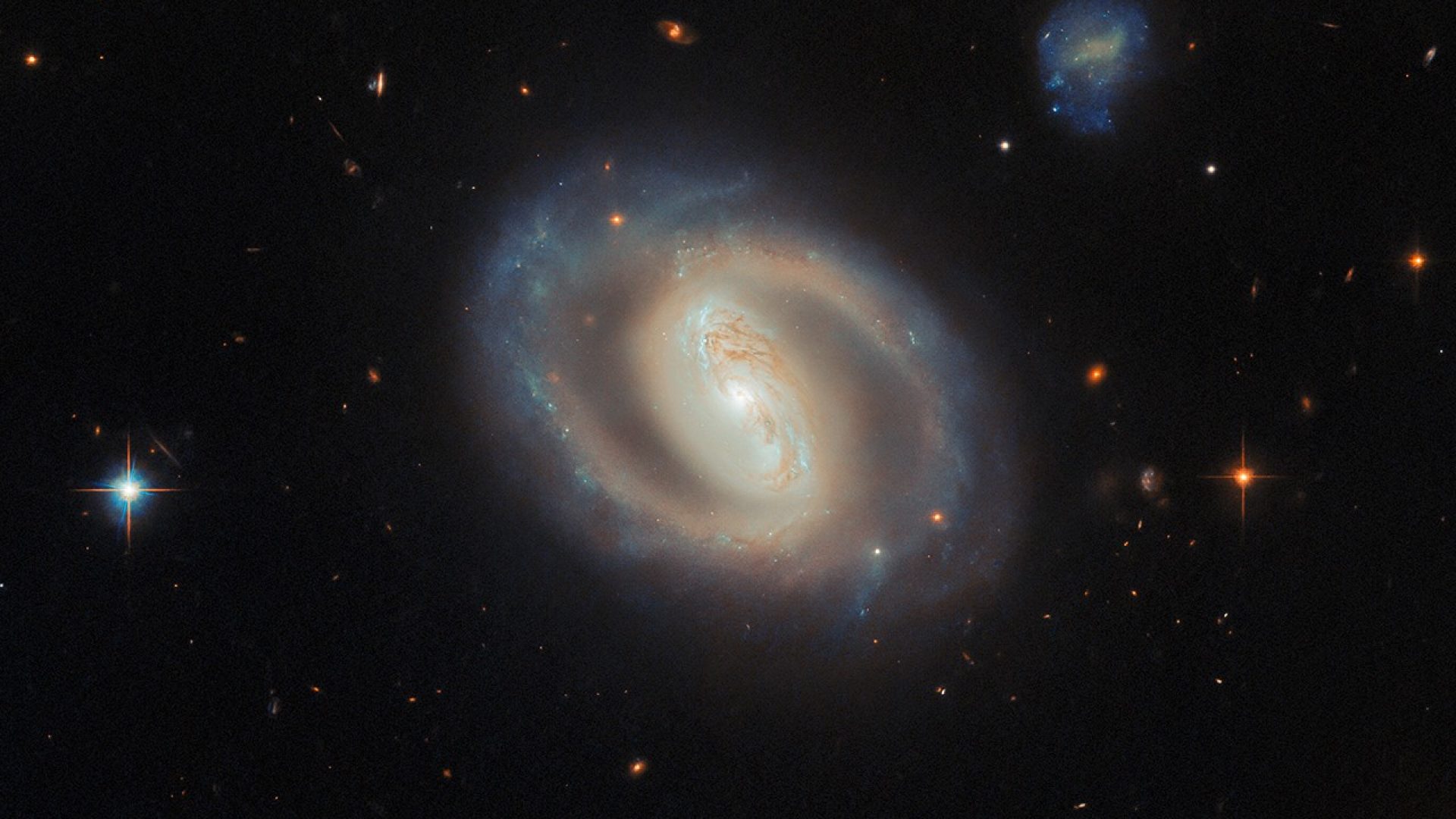 Credits: ESA/Hubble & NASA, M. J. Koss, A. J. Barth