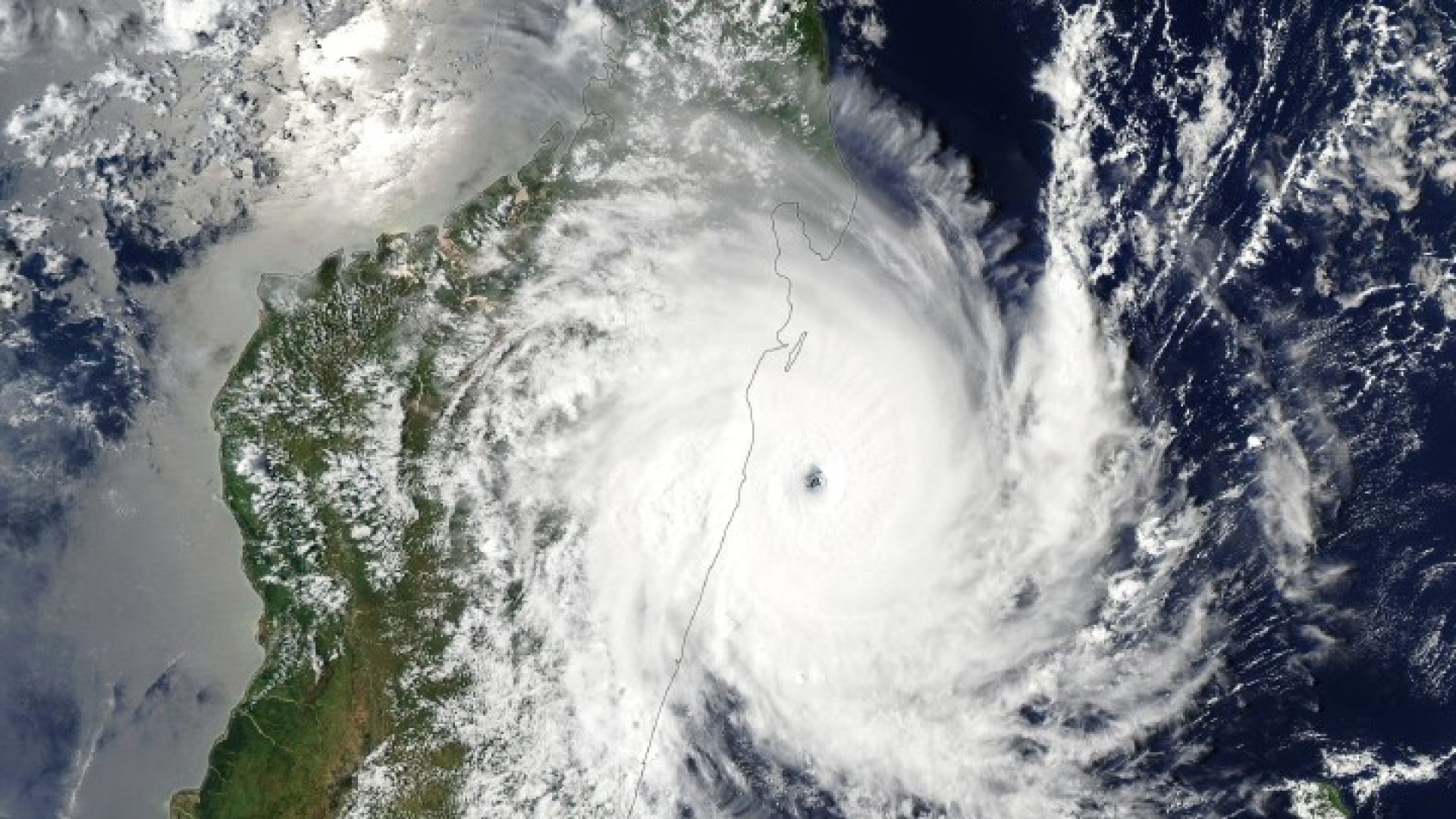 NASA Earth Observatory / Lauren Dauphin