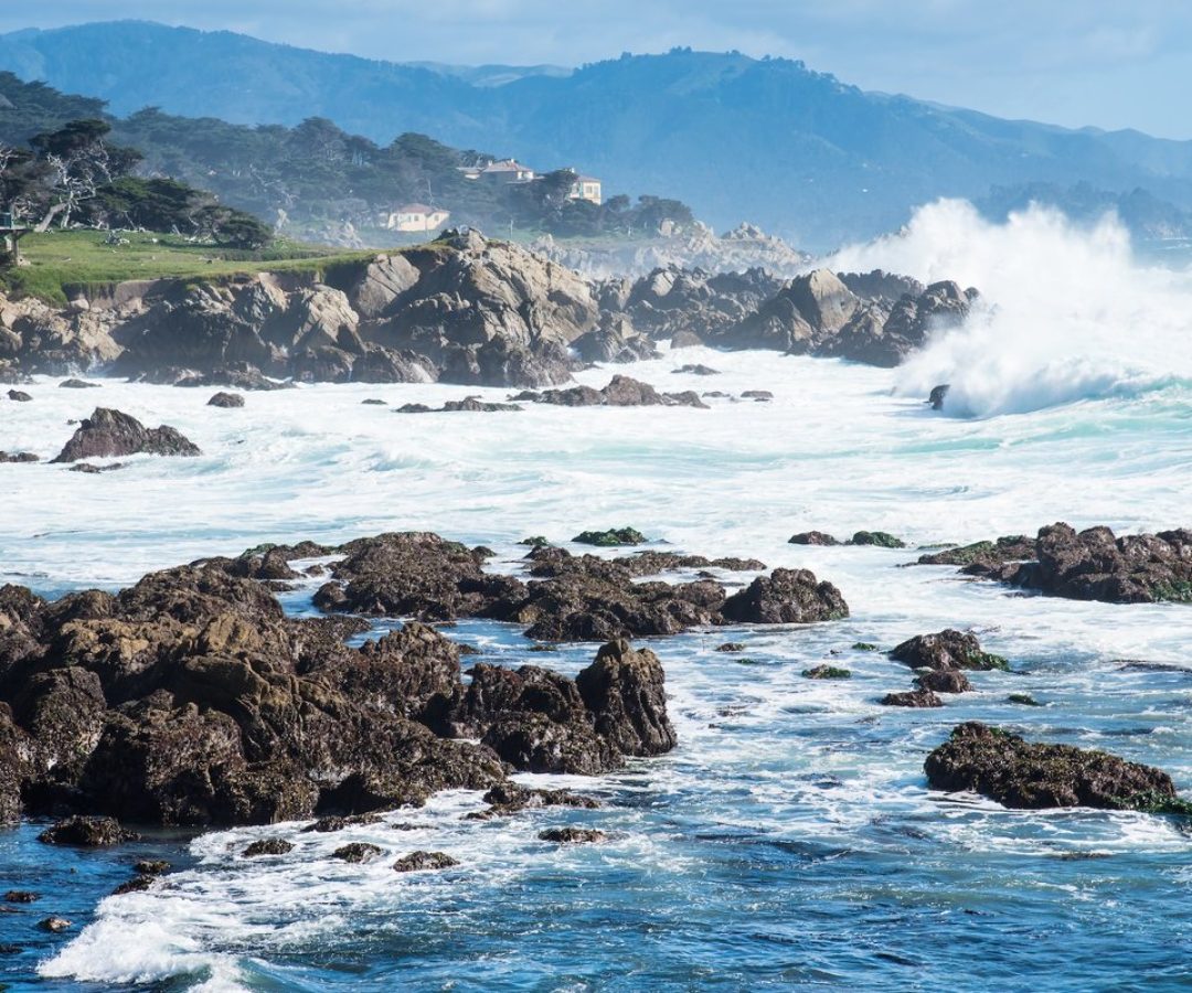 Waves hitting the coast of Big Sur, Calif. Sky Sajjaphot/Shutterstock